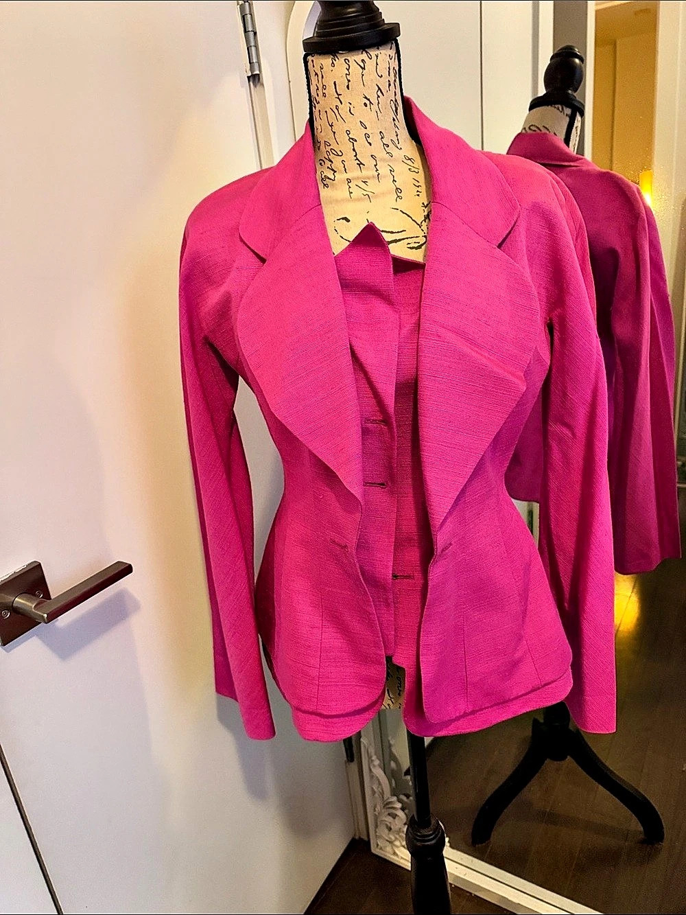 Vintage Karl Lagerfeld Women's
Petal Blazer in Pink Size 40